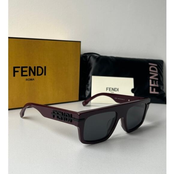 NEW Fendi FE40091U Fendigraphy Burgundy Unisex Sunglasses